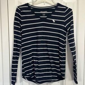 Abercrombie Kids Longsleeve top. Size: 13/14